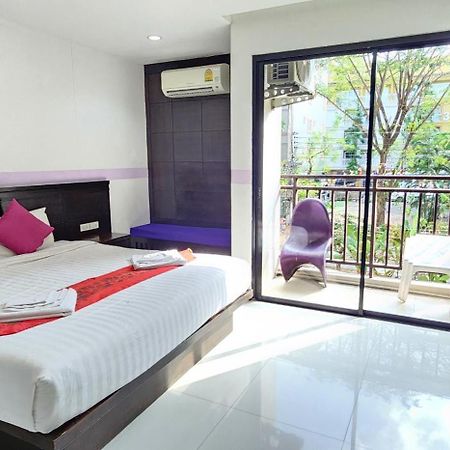 Отель D C Patong Экстерьер фото